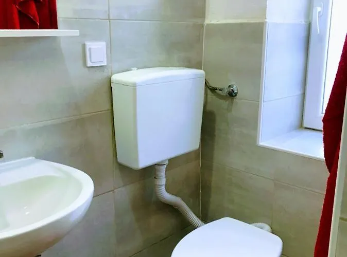 Center Arena Belvedere And Guest house