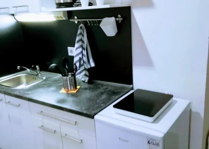 Center Arena Belvedere And Guest house