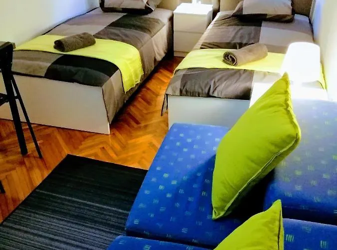 Center Arena Belvedere And Guest house