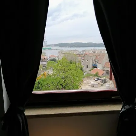 Casa de hóspedes Center Arena Belvedere And *